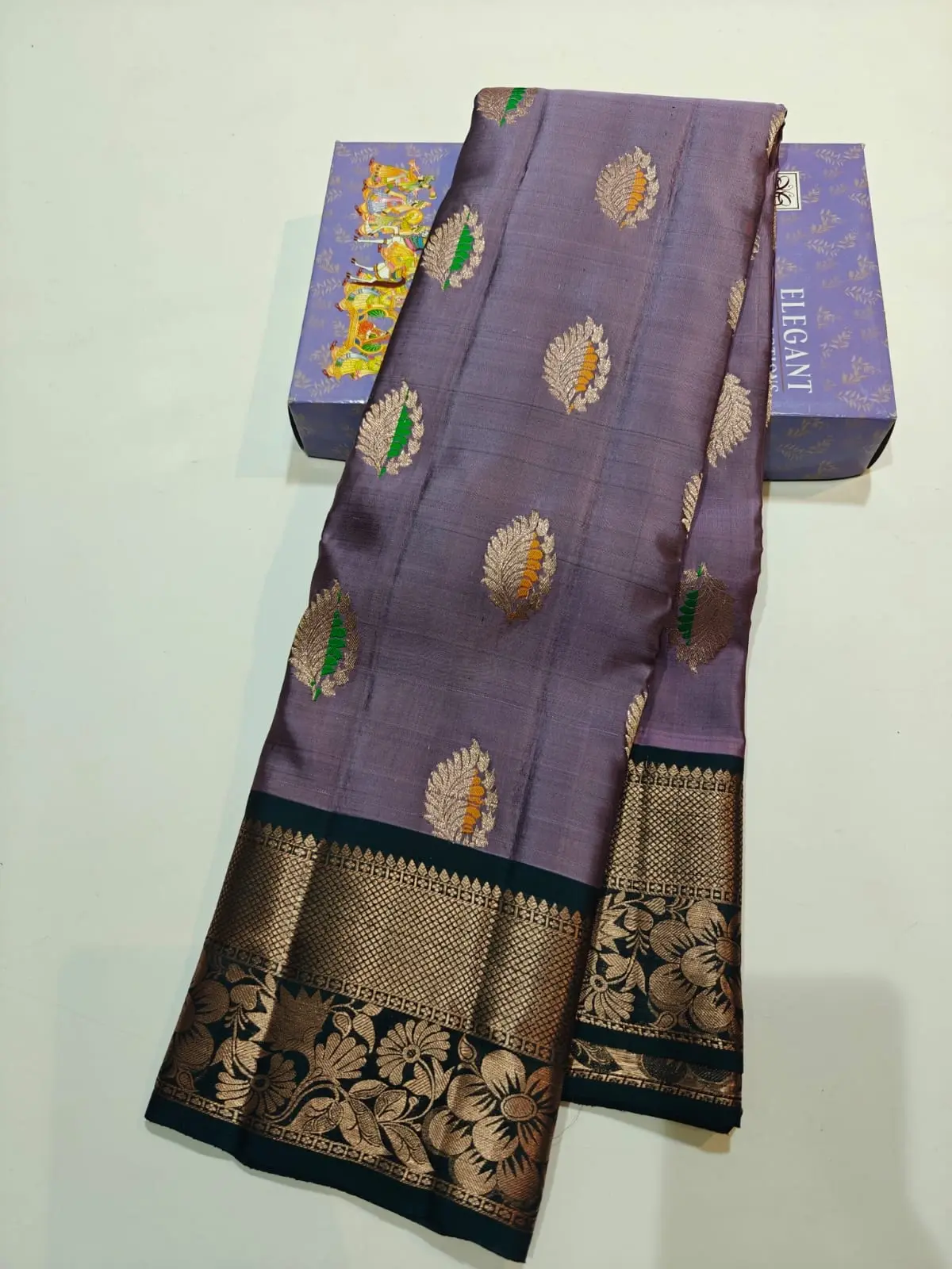 Floral Leaf Bootis Kanchi Handloom Soft Silk Saree